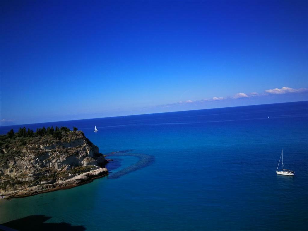 Isola Bella Sea-View Apartment Tropea Exteriér fotografie